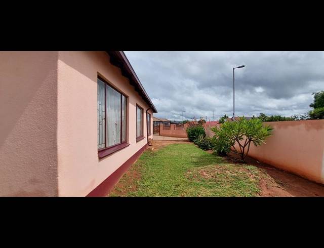 3 BEDROOM HOUSE FOR SALE IN THE ORCHARDS